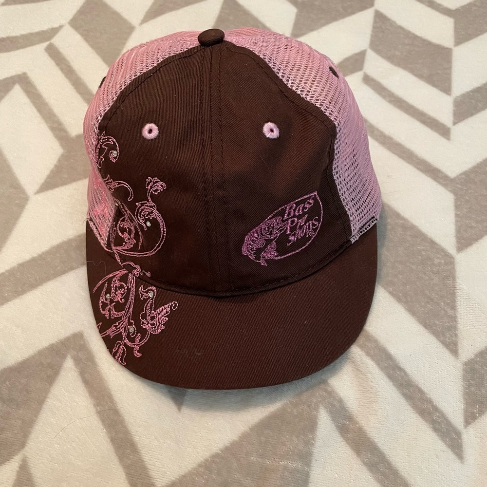 Bass Pro Shops Gone Hunting Ladies Cap